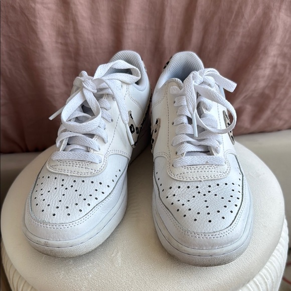 Nike Women's White Sneakers with Leopard Print Swoosh - Picture 4 of 4